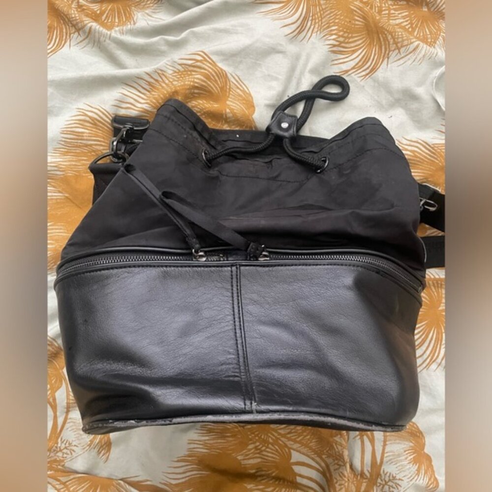 Lululemon Method bucket bag as is - Picture 5 of 7